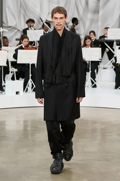 Look 48